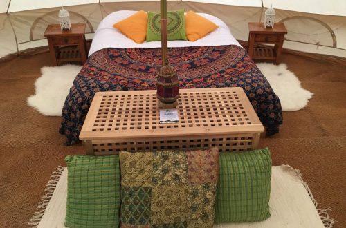 Luxury_wooden_bed_Glampit-1-1024x683